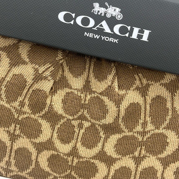Coach Beanie Hat and Scarf Set Boxed - Picture 3 of 5